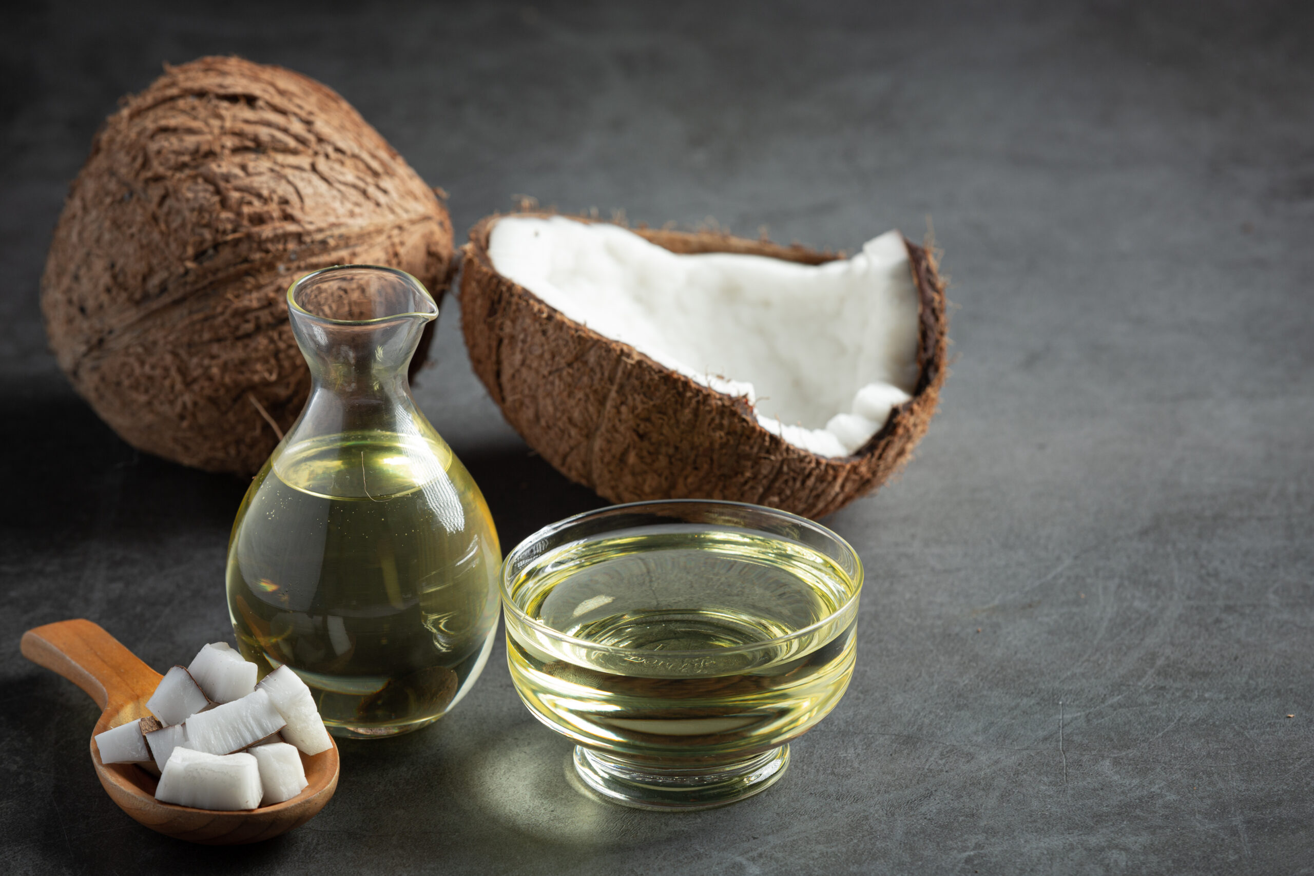 Como Usar o Óleo de Coco nos Cabelos Durante o Inverno: Nutrição, Brilho e Proteção Contra o Frio